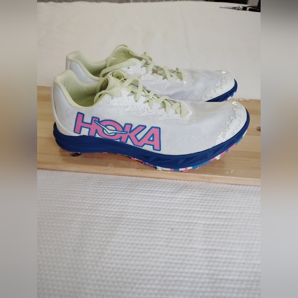 HOKA Crescendo XC Spikes Crosscountry Running Shoe Mens Sz 10. Womens Sz 11.5